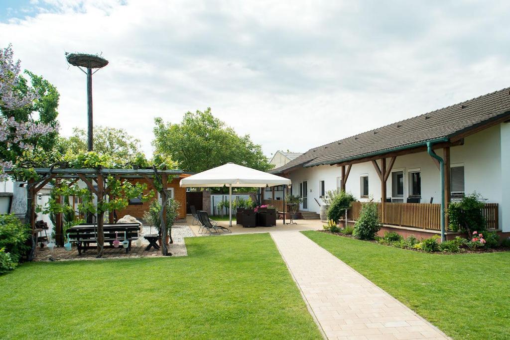 Gaestehaus Zur Langen Lacke Apetlon Ngoại thất bức ảnh